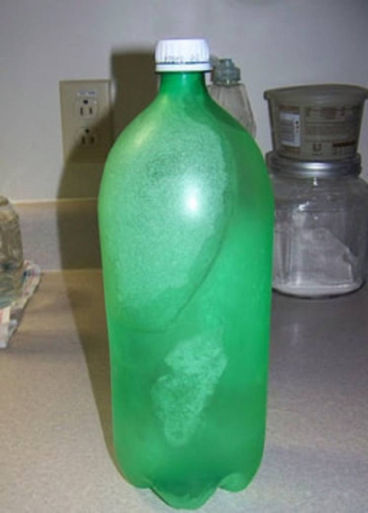 бутылка со льдом